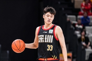 争议判罚成转折？王浩然与对手激战引热议